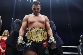 Ex-Glory kampioen Khbabez haalt kritische posts offline: topmanager breekt stilte