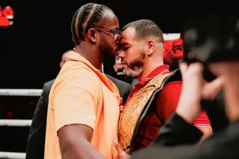 Oud-Glory-rivalen Khbabez en Abena verrassen met opvallende cross-over