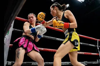 19-jarige bokser in coma na zware knock-out: “Het ziet er niet goed uit” (video)