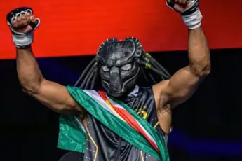 “Predator slaat keihard toe”: Mike’s Gym-vechter sloopt rivaal met één low kick