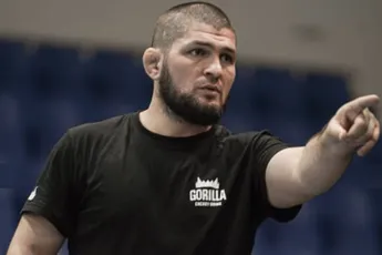 UFC-legende Khabib onder vuur om omstreden uitspraken over vrouwen in vechtsport
