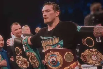 "Ik had tegen Usyk moeten boksen": Topbokser over gevecht met Rico Verhoeven in Egypte