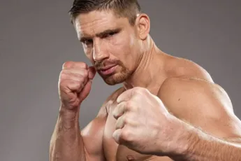 “Ik heb met de besten gestaan” – Rico Verhoeven gelooft in stunt tegen favoriet Usyk