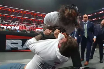 ‘Dit ging te ver’ – Roman Reigns valt CM Punk keihard aan op RAW