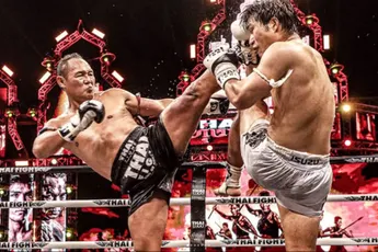 “317+ overwinningen” – Kickboksheld Saenchai straft rivaal af en komt naar Nederland