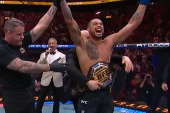 “Pijn, chaos en pure lef” – Carlos Ulberg wint UFC-titel op één been na bizarre knock-out