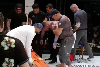 Schokmoment’ – MMA-vechter stort in tijdens gevecht en zorgt voor paniek