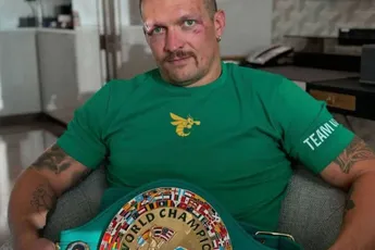 Oleksandr Usyk loopt groot risico in clash met Verhoeven - “Hij kan alles verliezen”