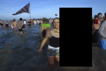 In beeld: Nieuwjaarsduiken in Australië, Rome, Duinkerken en Slovenië