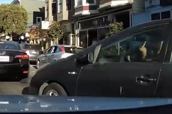 Instant Karma voor aso Prius rijder in San Francisco