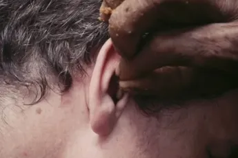 Vergeet wattenstaafjes, ga voor larven