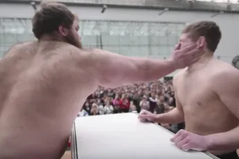 Heerlijk Slap-Off materiaal tijdens Siberian Power Show 2019