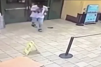 Nooit je schietijzer laten vallen op een plek waar agenten donuts eten