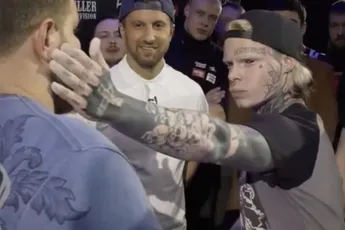 Slap-Off wedstrijd tussen Zombiba en Pelmeni