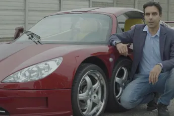 Supercar Covini 6SW heeft 6 wielen en stevig prijskaartje