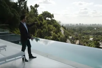 Hut met een dinosaurus en nog wat leuke hebbedingetjes voor 38 miljoen dollar