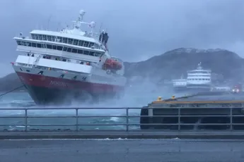 Kapitein moest even aan de bak in Noorwegen
