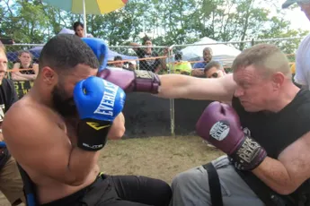 Knokken in een rolstoel: Hell on Wheels vs Iraqi Assassin