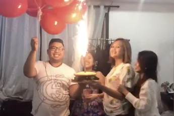 Ballonnen gevuld met helium en een sparkle gaan niet zo lekker samen