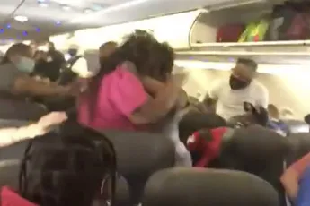 Voor vertrek tijdens vlucht van Las Vegas naar North Carolina