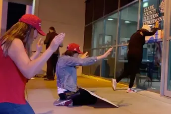 Donald Trump supporters zoeken het hogerop voor een overwinning