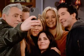 Eerste echte beelden van Friends: The Reunion