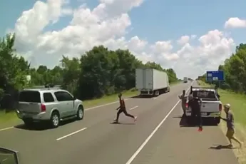 Dan had je beter gewoon de handboeien kunnen accepteren