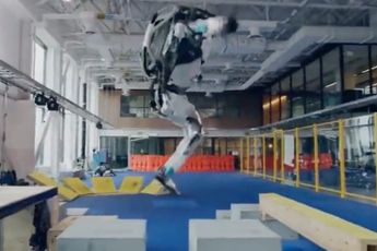Boston Dynamics robots Atlas doet een rondje parkour