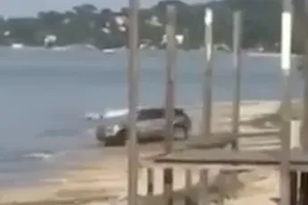 4x4 speelgoed gedijt prima op het strand