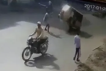 Man uit India overleefd steigerende rickshaw niet