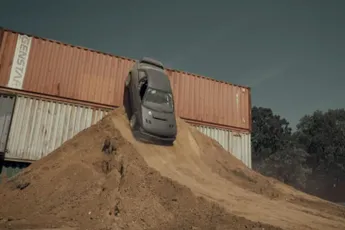 Tyler bouwde zijn eigen Gymkhana track