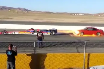 Parkeer nooit achter een racewagen met straalmotor