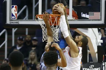 Basketbal porno: Tyson Chandler doet het in 0.6 seconden