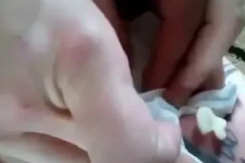 Beetje mayo tussen het prikplaatje