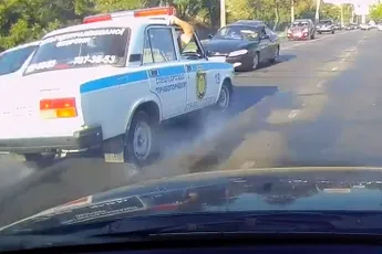 Agenten in koekblik hebben geen mazzel