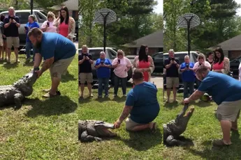 Gender reveal op z’n Steve Irwins