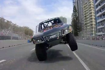 Dikke beelden uit de Stadium Super Trucks race Gold Coast