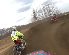 Justin de crosser mist even een bochtje