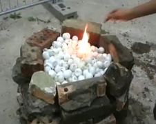 Duitsers verbranden pingpongballetjes