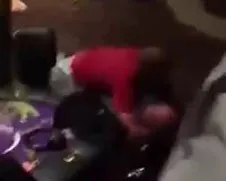 Slechte verliezer stuurt dommekracht op poker winnaar af