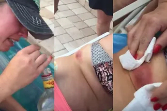 Mega puist poppen aan het zwembad