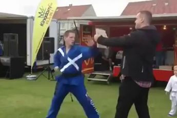 Schotse Karate Kid geeft demonstratie