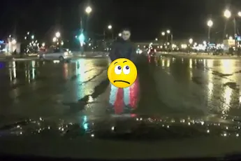De iets wat opvallende manier van groeten in Tsjerepovets