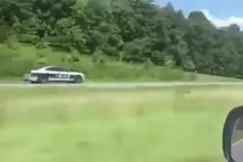 Agent North-Carolina doet aan spookrijden na melding straatrace