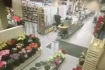 AH Eindhoven trakteert sigaretten dief op rookwolk