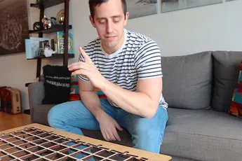 Als puzzelen je hobby is: Koffietafel met puzzel als blad