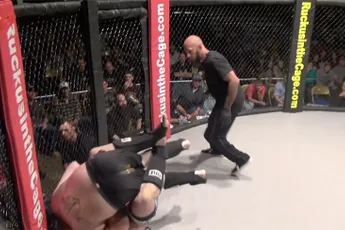 Bah getsie: MMA-vechter Travis Wolford kakt broek vol