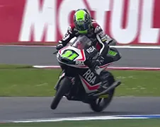 Bizarre finish van Niklas Ajo op TT van Assen