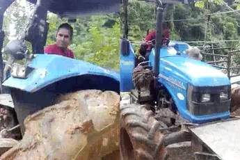 Boertjes zijn na een plons hun belangrijkste werktuig kwijt