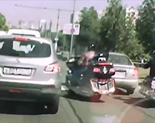 Boze Russische Biker kan helemaal niet vechten